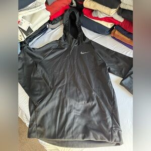 Nike Dri Fit Sweatshirt